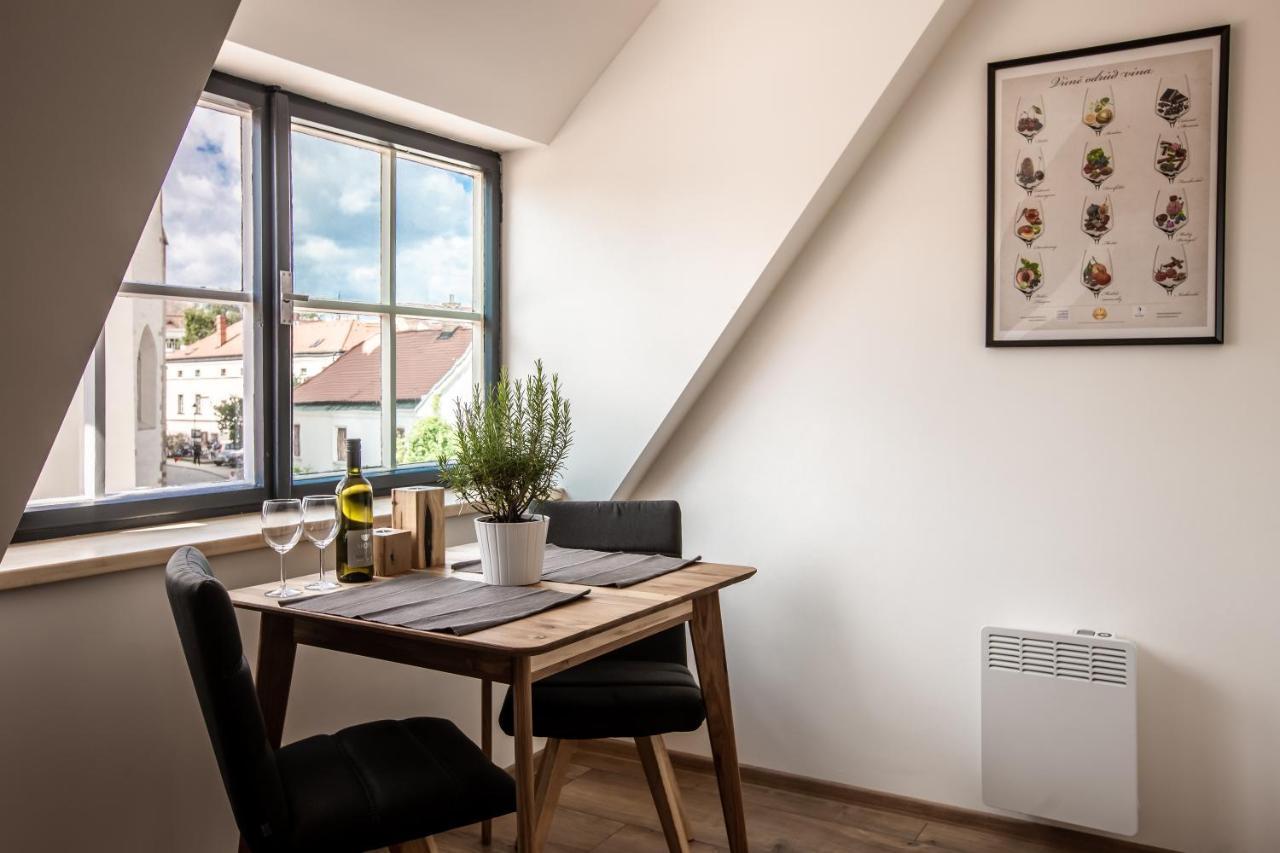 Apartmany Na Mikulasskem Namesti 즈노이모 외부 사진