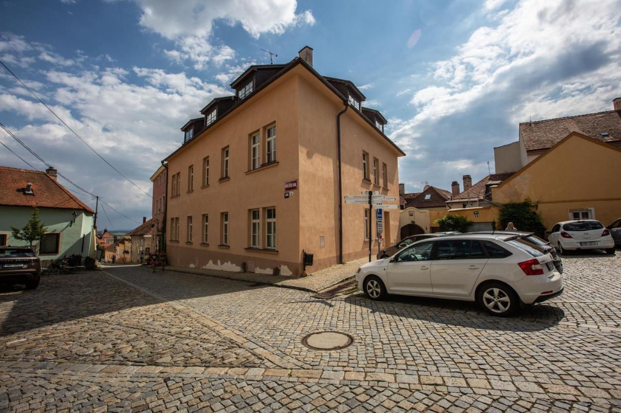 Apartmany Na Mikulasskem Namesti 즈노이모 외부 사진